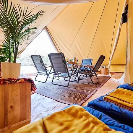 Tipi Tent In Het Historische Rijnland-palts Waxweiler